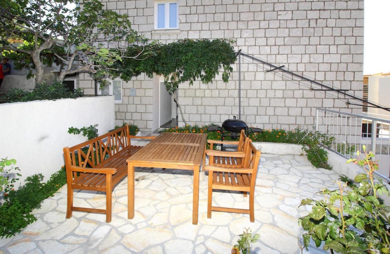 Dubreta Apartment