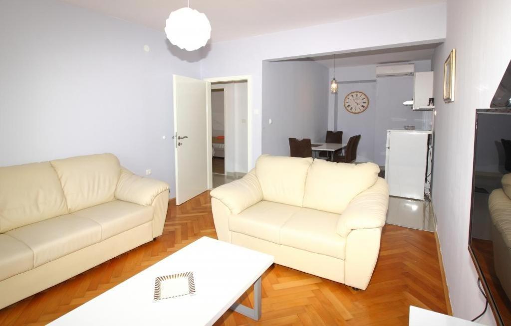 Apartment Dubreta